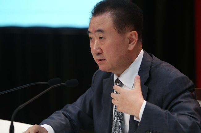 迪马：切尔西与热刺谈加拉格尔转会 金额约4000万欧著名转会专家迪马济奥消息，热刺正在与切尔西就蓝军中场加拉格尔的转会进行谈判。
